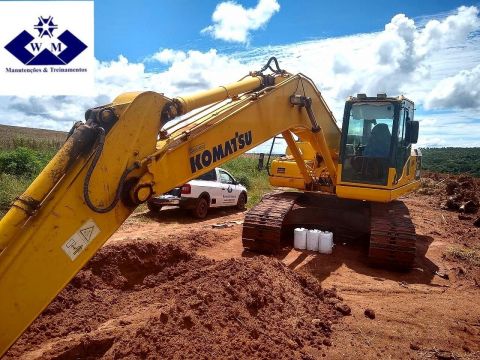 Análise de falhas, revisão do comando hidráulico e ajustes na escavadeira Komatsu PC-160.