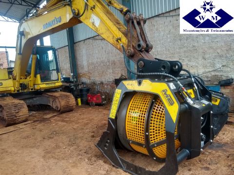 Adequação da máquina,instalação e ajustes do triturador de entulho e da peneira de separação